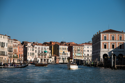 怪兽使者的遗产狗尾续貂：探索奇幻世界中的未解之谜与冒险之旅